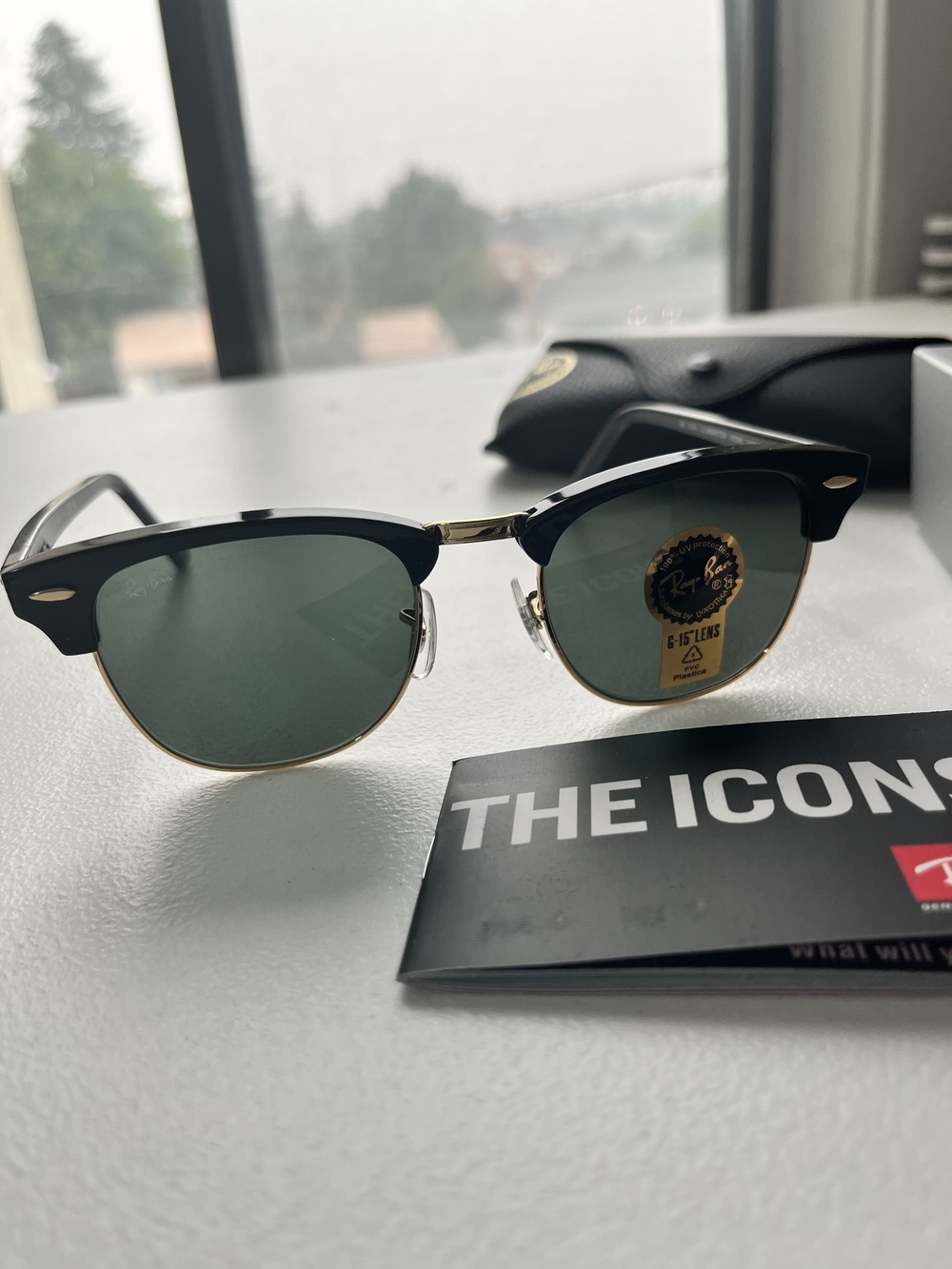 Ray-Ban Clubmaster Men’s Sunglasses in Black/Gold - Picture 6 of 7